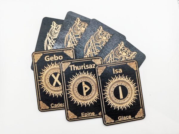 Coffret et Oracle des runes nordiques - Atelier Aby - Bretagne