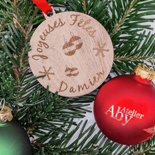 Boule de Noël en bois personnalisable – Image 2
