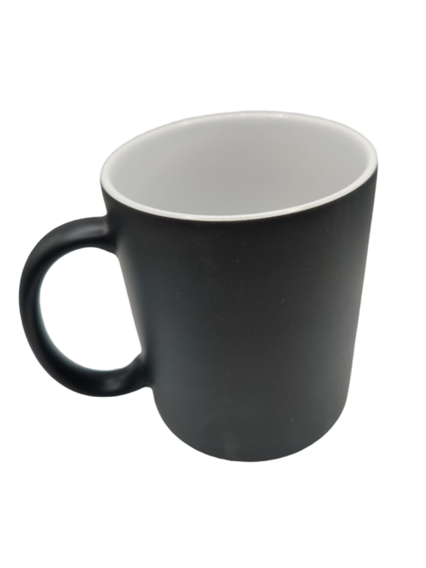Mug noir personnalisable - Atelier Aby - Plérin - Made in breizh