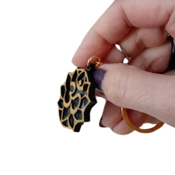 Porte Clef Satnam Noir et Doré - Atelier Aby - Bretagne